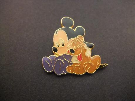 Mickey Mouse samen met Pluto